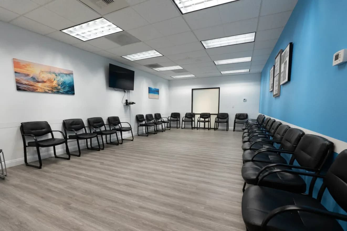 group-therapy-room-inside-outpatient-drug-rehab-facility-renaissance-recovery-1.webp