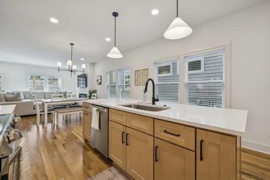 14-2623-Pennington-Ave-014.webp